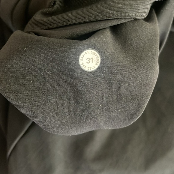 Lululemon Commission Shorts - Picture 4 of 5